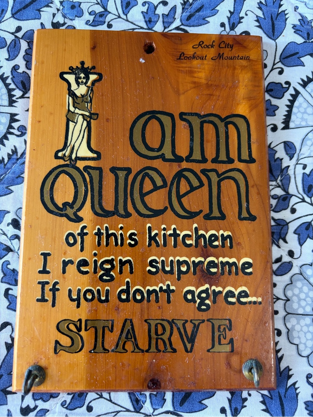 Vintage I Am Queen Wooden Kitchen Wall Plaque - travel souvenir EUC.  BUNDLE